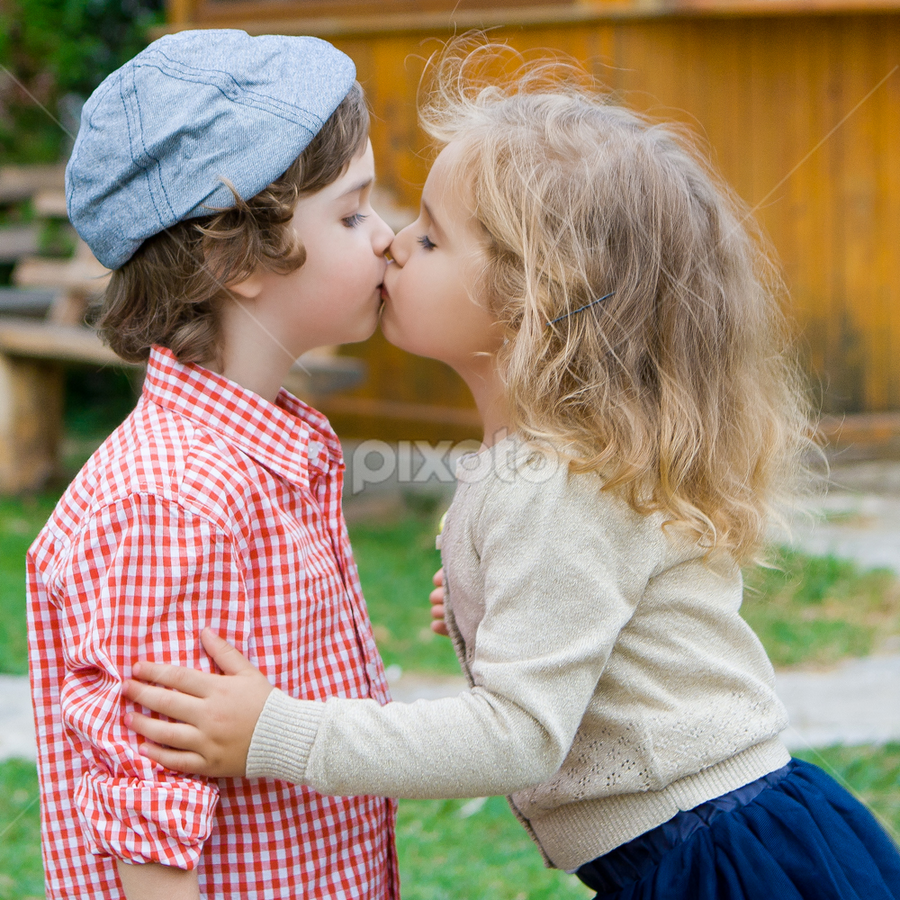 Featured image of post Kiss Images Children - Find &amp; download free graphic resources for kids kissing.