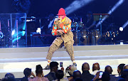 Riky Rick performs at the 2018 South African Music Awards in an outfit by Chulaap.