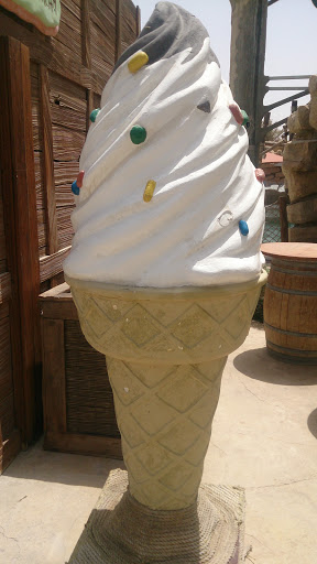 Giant Ice Cream 