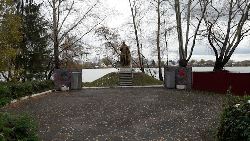 Памятник погибшим вВОВ С. Лебяжье