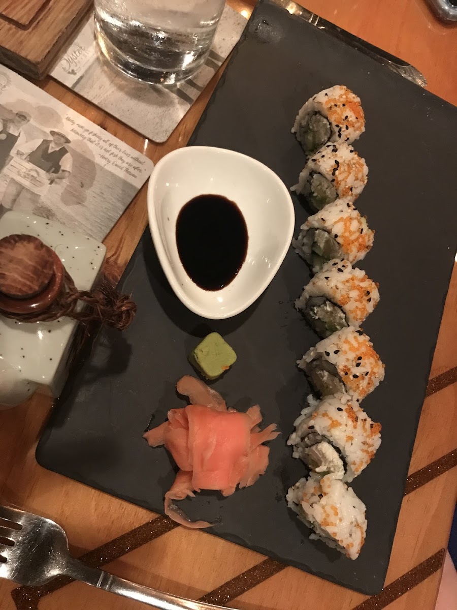 Marco Islander Roll... YUM!  SOY SAUCE NOTE.... with black rim -> has gluten... with brown/red -> NO gluten!  (GF in middle left of photo)