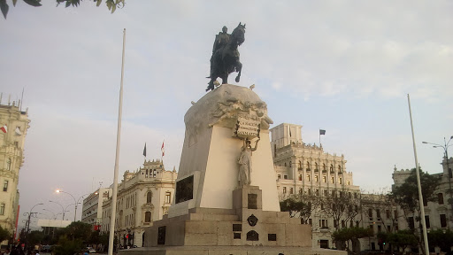 Plaza General San Martín.