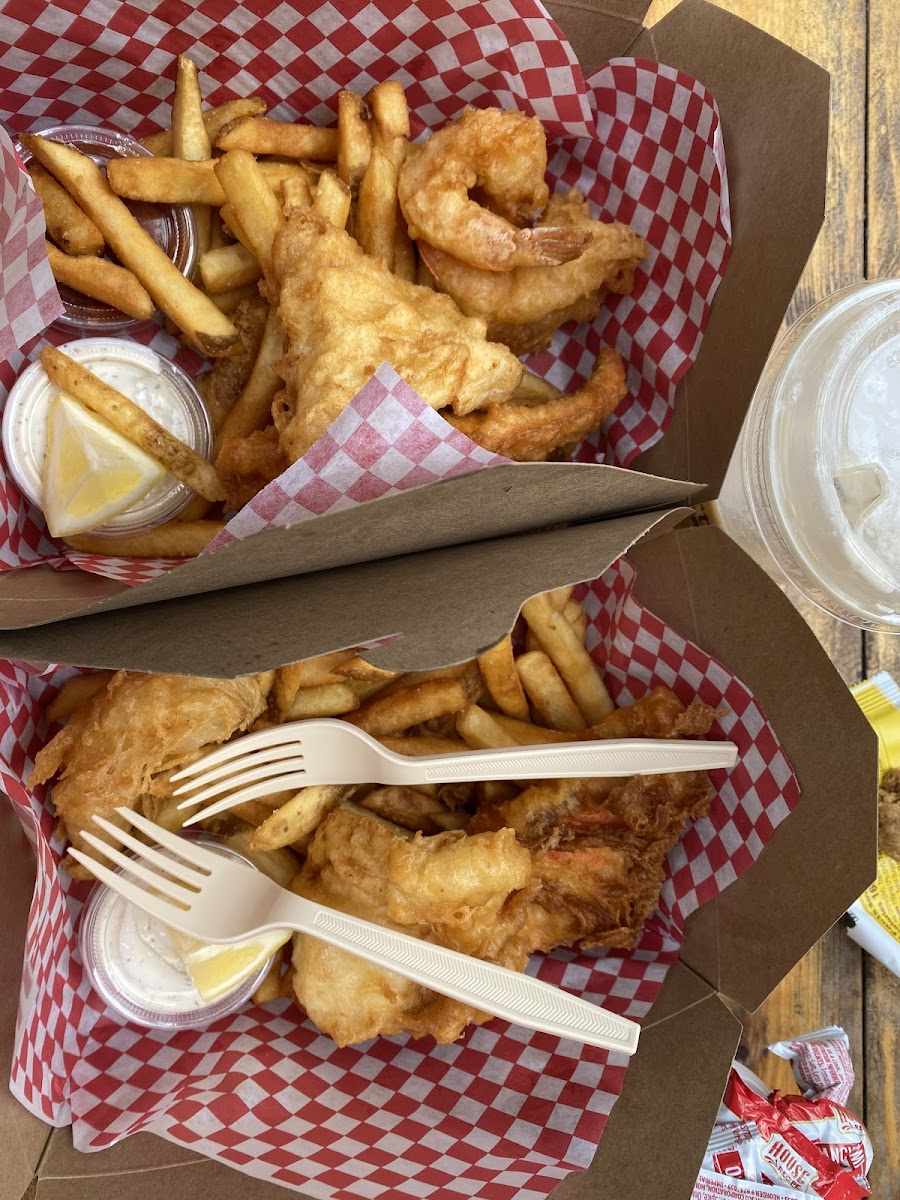 Sampler platter - salmon, cod, halibut, and shrimp