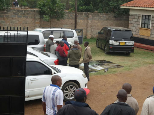 A syndicate was said to be behind the theft of cars found in a compound in Kahawa Sukari in 2014. Police have arrested nine men after they found 30 cars believed to be stolen in a yard in Karen. Photo/File