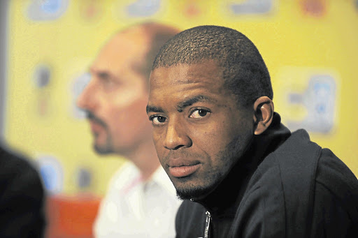 Twitter is proud of Itumeleng Khune for "accepting that Minnie is officially gone".