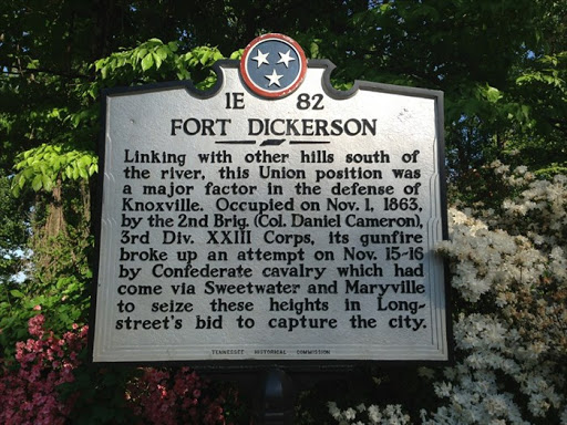 1E 82FORT DICKERSONLinking with other hills south ofthe river, this Union position wasa major factor in the defense ofKnoxville. Occupied on Nov. 1, 1863,by the 2nd Brig. (Col. Daniel Cameron),3rd...