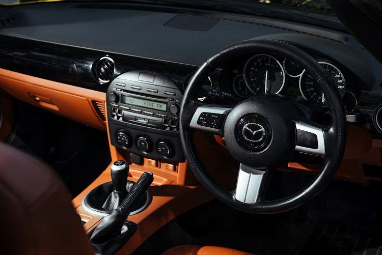 Mazda MX-5 NC interior