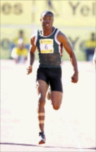 FLYER: Simon Magakwe wins the 100m event at the SA Championships in Stellenbosch. Cicra 2009. Pic. Luigi Bennett. © Backgapepix.