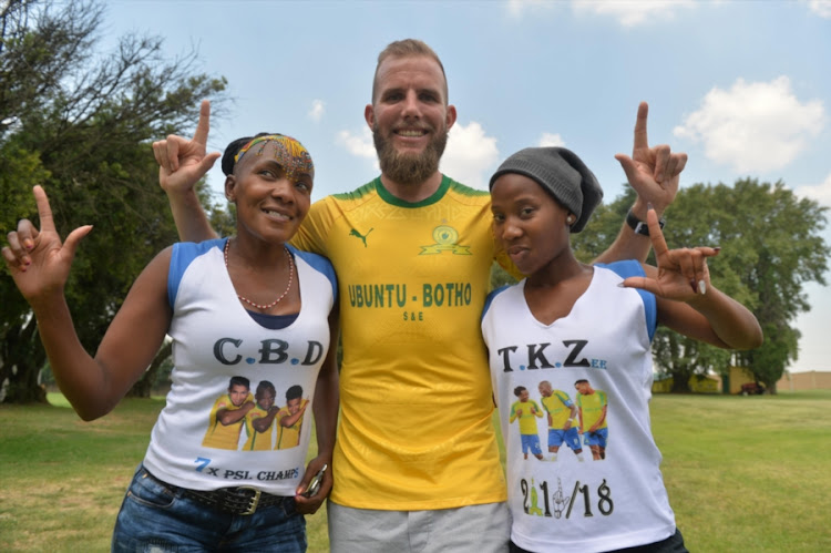 Mamelodi Sundowns' newest marquee signing, Jeremy Brockie meets Sundowns fans Mama Tsontso and Charity Bee during the club's press conference at Chloorkop on January 17, 2018 in Pretoria, South Africa.