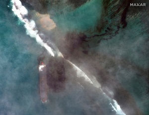A satellite image shows the bulk carrier ship MV Wakashio and its oil spill after it ran aground off the southeast coast of Mauritius, August 7, 2020.