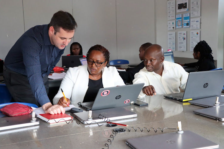 ADvTECH Group Academic Project Manager Darren Purdon trains teachers at Crawford International School on how to use the AI-powered learning platform, ADvLEARN