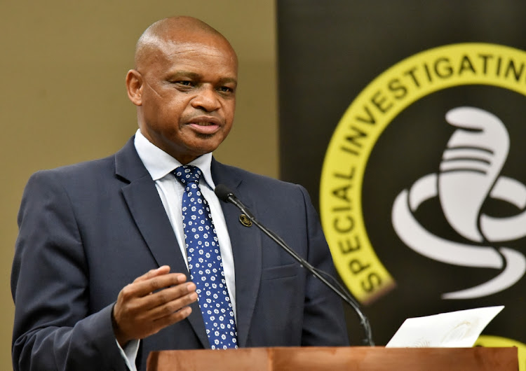 SIU head Andy Mothibi has told a meeting of black business leaders that his unit has found irregularities in the manner the contract of Digital Vibes was procured.
