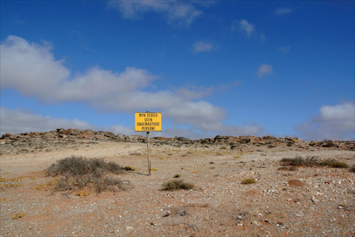 In the koppies west of Lekkersing is an old quartzite mine that is now deserted. Lekkersing, Eksteenfontein and Kuboes are the only settlements in the Richtersveld World Heritage Site.