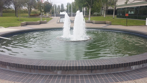 Harbor Bay Parkway Fountain 
