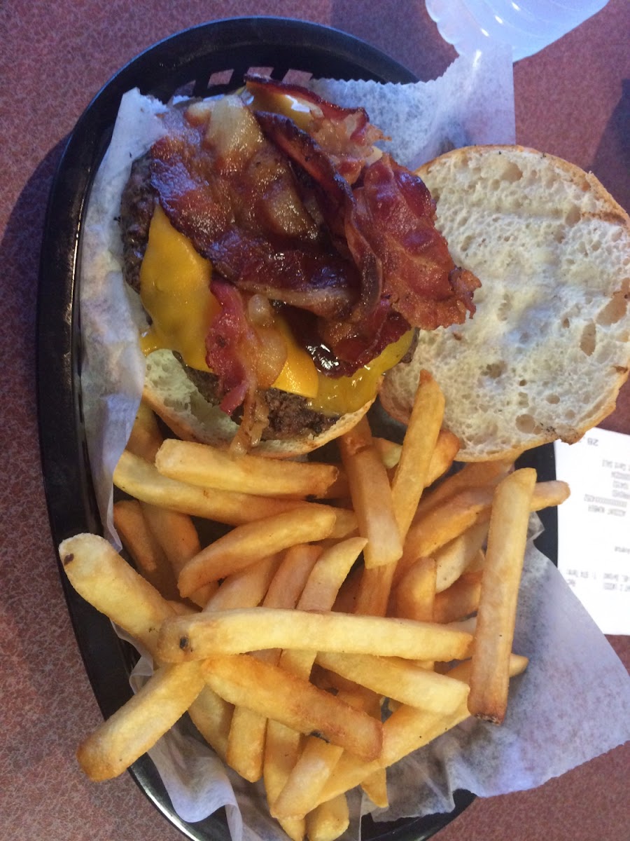 Bacon bbq burger (udis gf bun) with French fries