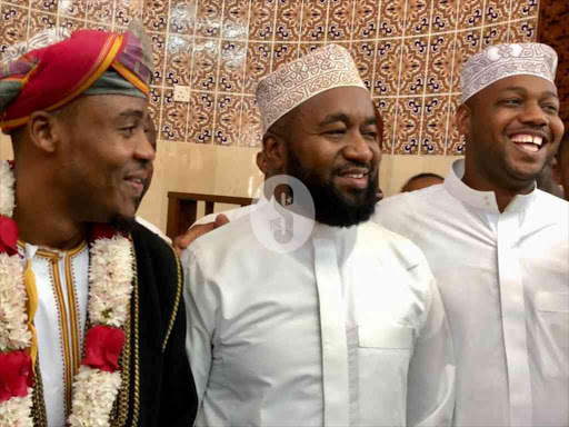 Tanzanian artiste Ali Kiba with Mombasa Governor Hassan Joho and other guests during his marriage ceremony on April 19, 2018. /JOHN CHESOLI