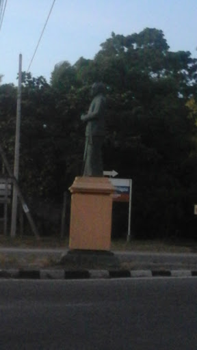 C P De Silva Statue