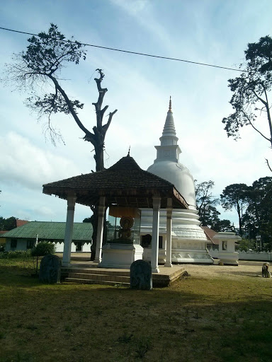 Buddha Statue in Nuwara Eliya
