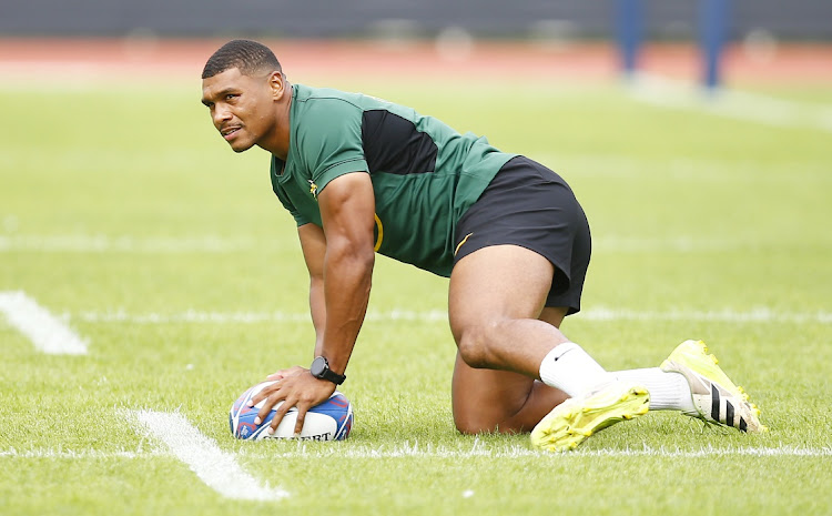 Springbok flyhalf Damian Willemse has tongues wagging on social media.