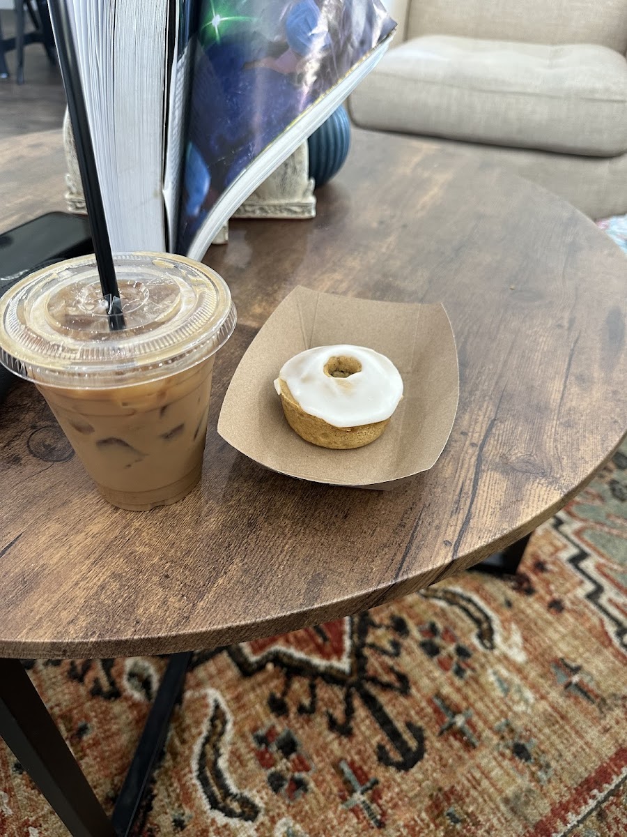 Iced coffee and a GF Chai donut 🥰