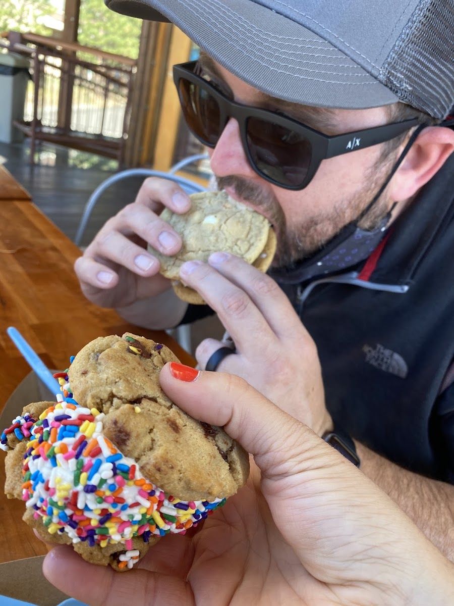 Mine, is gf. It’s chocolate chip with vanilla ice cream and rainbow sprinkles. Had no glutening issues! Happy camper!