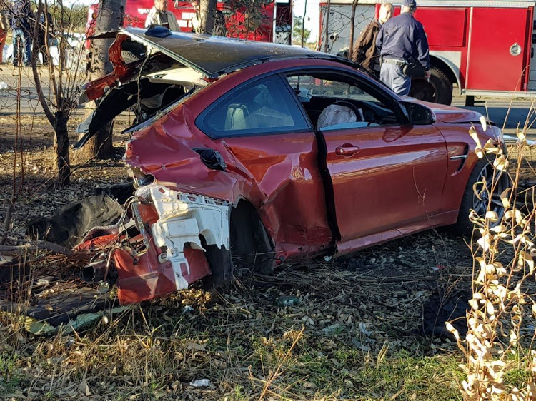 Two passengers were killed and a third seriously injured when the BMW M4 crashed on Houtkop Road in Vereeniging‚ Gauteng.