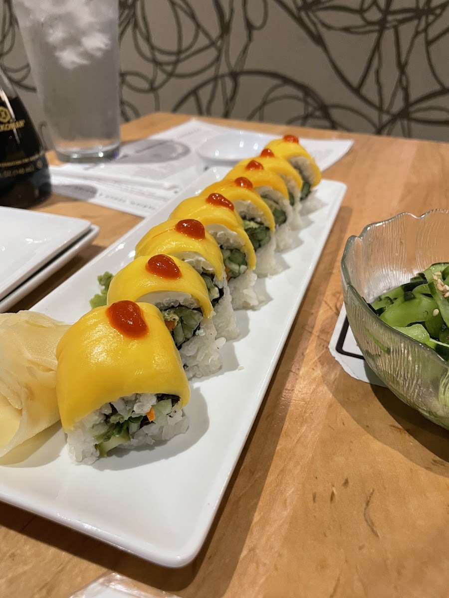 Tropical roll