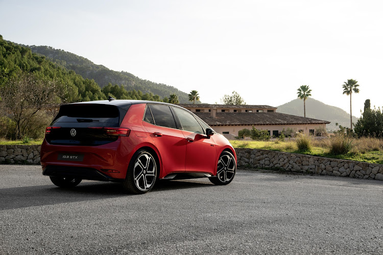 Gloss black side sills and 20-inch 'Skagen' wheels are fitted as standard.