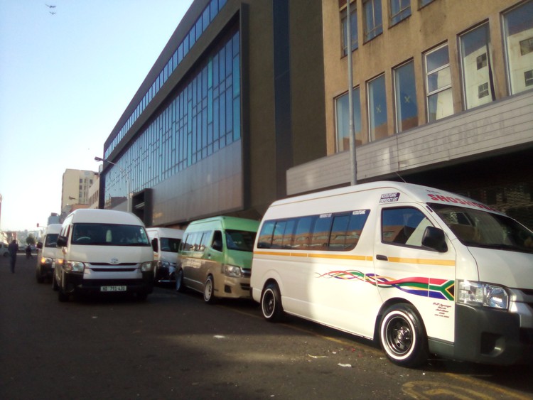 After complaints from commuters, taxi associations are warning drivers to wear their masks correctly or face being fined.