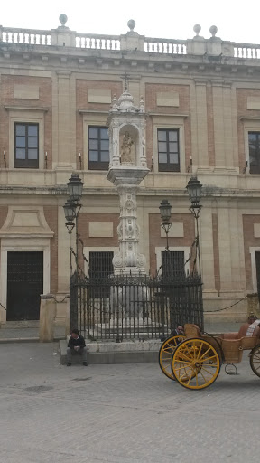Sevilla - Plaza del Triunfo : 
