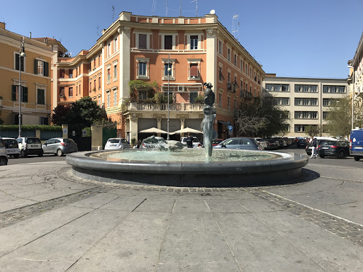 Fontana di Piazza Caprera