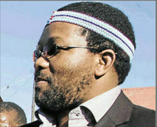 Jongisilo Pokwana ka Menziwa is from the Pokwana traditional council, in kwaZangashe. He is director of the Vusizwe Foundation for Oral Historical Research.