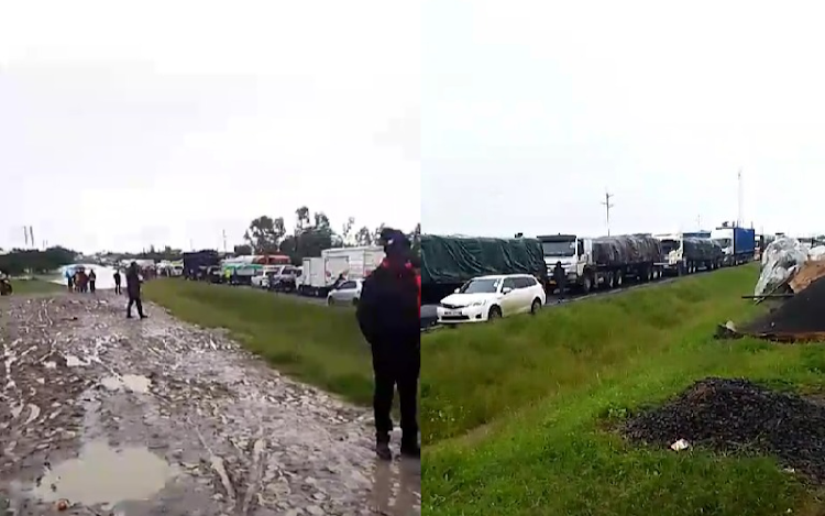 Heavy traffic as KeNHA closes Athi River-Namanga road at Kimalat.
