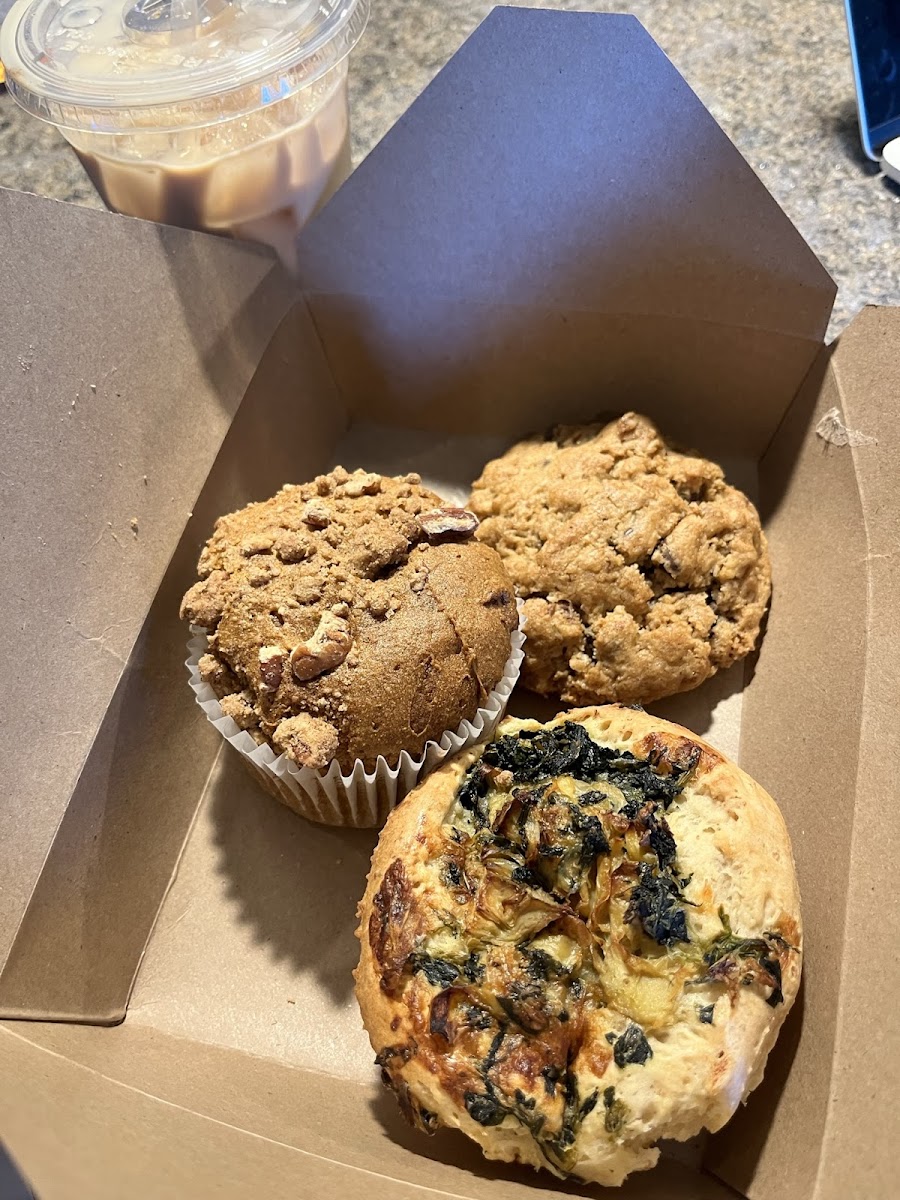 The everything cookie was my favorite. But the spinach artichoke brioche bun, pumpkin muffin, and iced chai were good too!