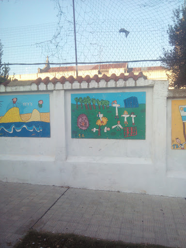 Mural Infantil En El Muro De La Iglesia