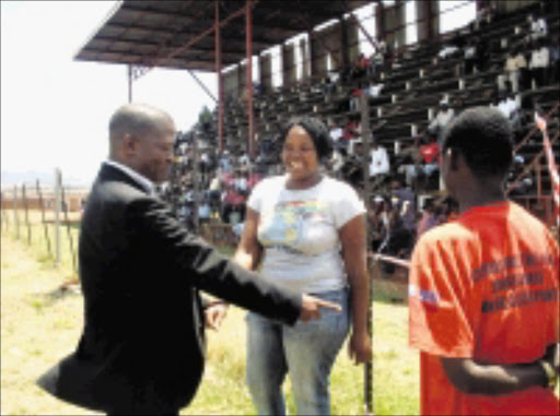 GOOD NEWS: Mpumalanga Premier David Mabuza with the Thaba Chweu community at a meeting at Mashishing Stadium yesterday. 25/10/2009. © Sowetan.