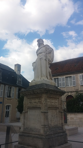 BOURGES Statue de Jacques Coeu