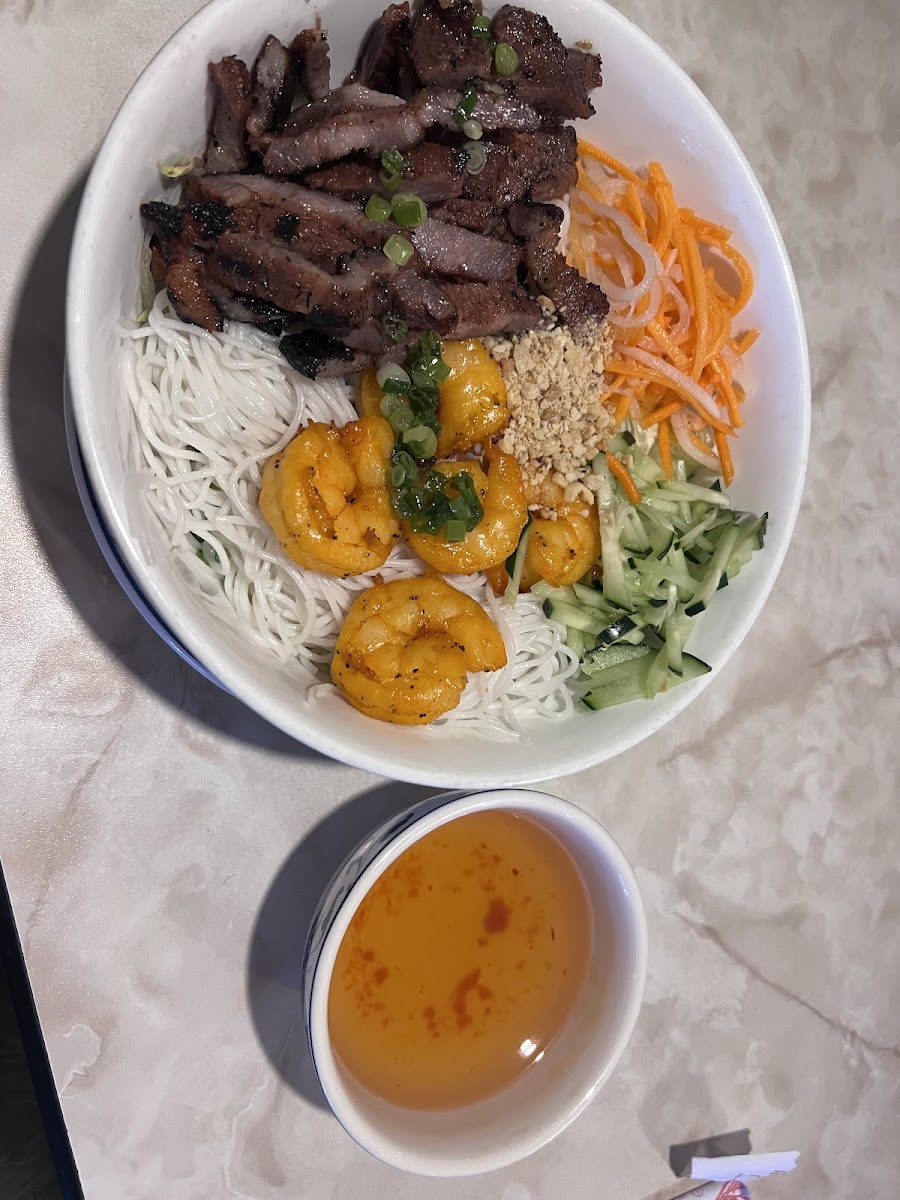 Shrimp and pork bún