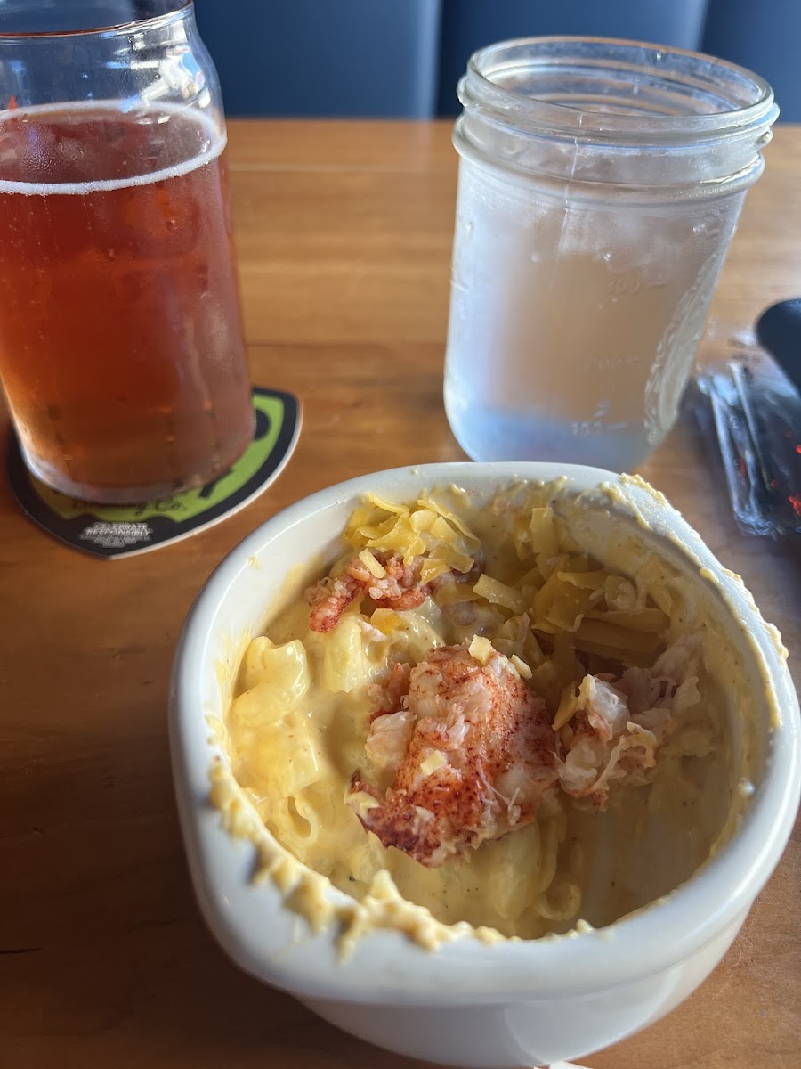 Lobeter mac and cheese. Best i've had. With blackberry cider.