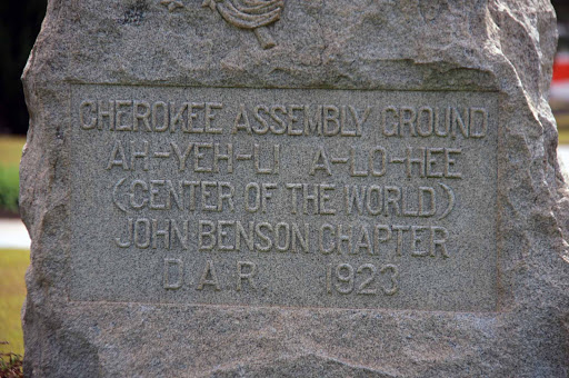 Cherokee Assembly Ground Ah-Yeh-Li A-LO-Hee (Center of the World) John Benson Chapter D.A.R. 1923 This marker marks the spot where the ancient Indian tribes of Georgia met and traded and...