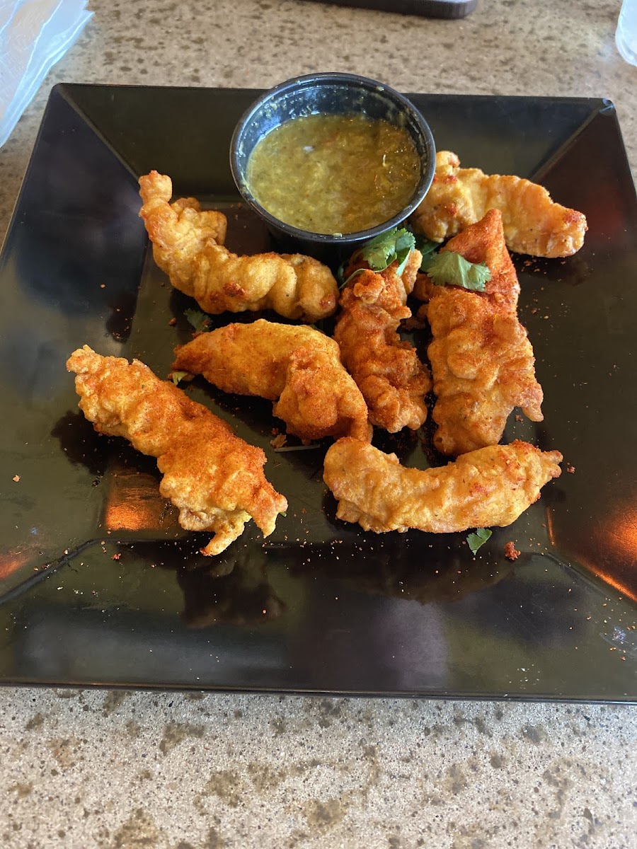 Appetizer chicken pakoras with a fried chickpea coating