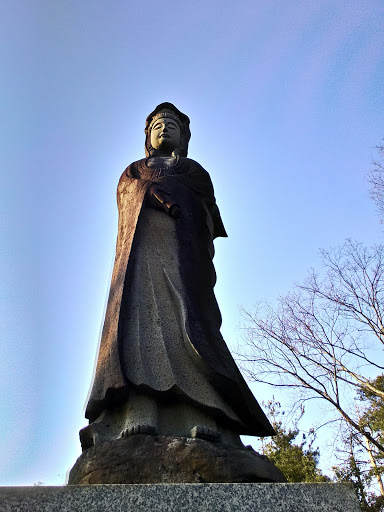太閤山公園墓苑の観音像