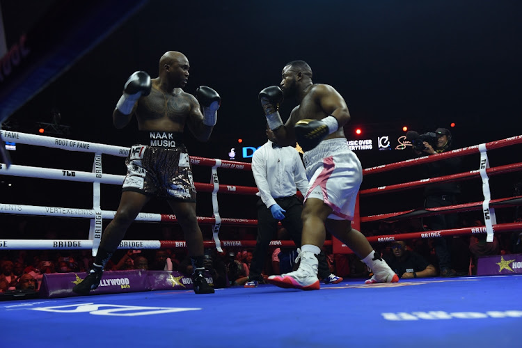 NaakMusiQ and Cassper Nyovest square off in the ring at the #CelebCity boxing match.
