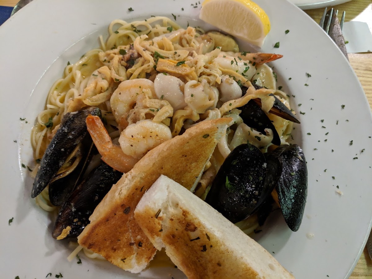 seafood pasta in "white" sauce, more of a buttery broth consistency