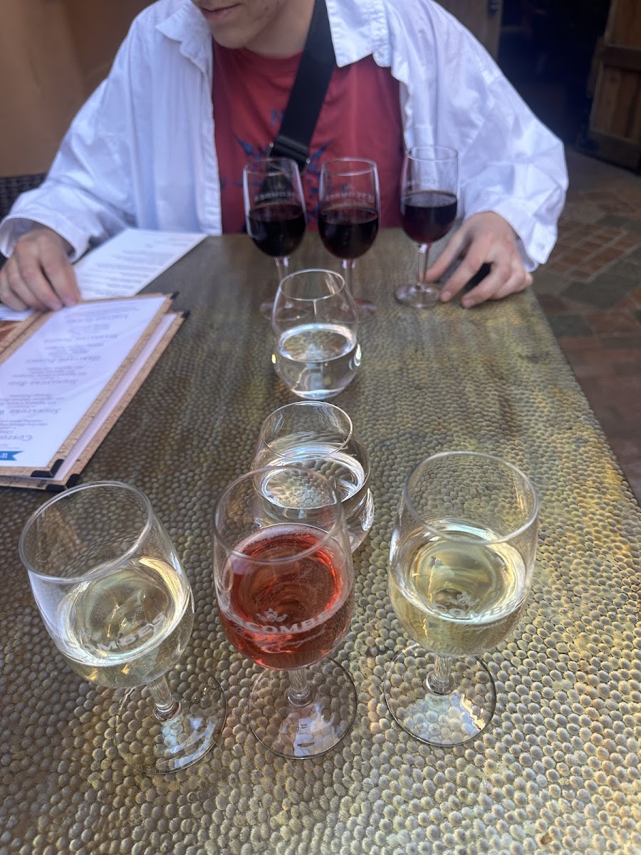 Sparkling wine flight & red wine flight