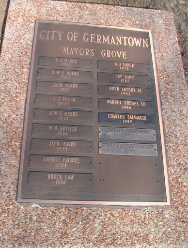 Mayors' Grove P.S. McKee 1920 E.W.G. Meers 1923 Jack Barry 1929 J.G. Faulk 1930 E.W.G. Meers 1931 W.R. Arthur 1935 Jack Barry 1938 George Friedel 1954 Bruce Law 1958 W.A Nance 1973 Jay Kahn 1982...