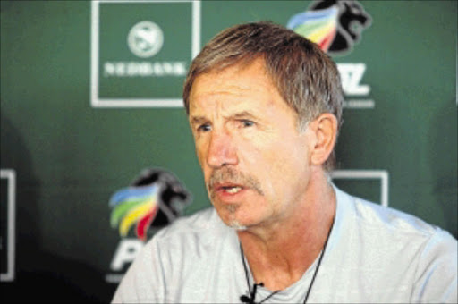 UNDECIDED : Kaizer Chiefs coach Stuart Baxter Photo: Veli Nhlapo