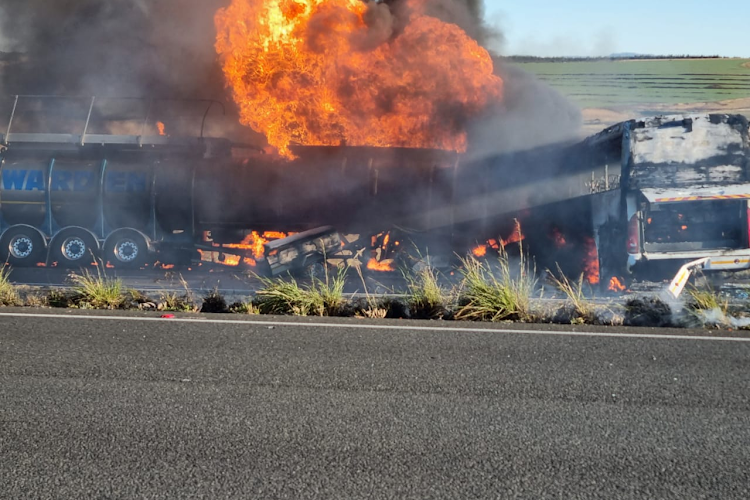 A bus, tanker and multiple cars were involved in a collision near Hidcote on the N3, between Mooi River and Estcourt, leaving seven people dead and many injured.