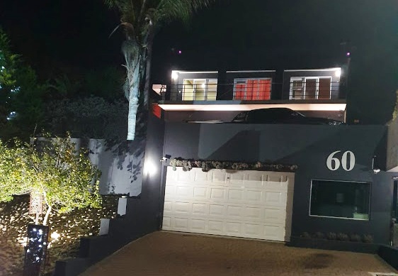 The house of alleged underworld figure Andre Naude was shot at early on Friday.