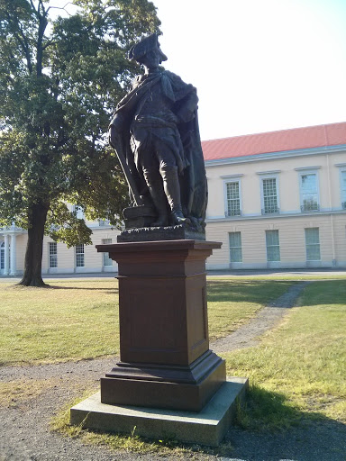 Schloss - Charlottenburg - Statue